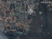 卫星图显示美国奥富特空军基地被淹
