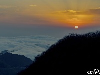 实拍宜昌三峡坝区云海