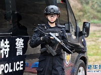 警花狙击手：“不爱红装爱警装”