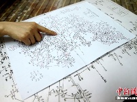 西安火车站“最强大脑”售票员 靠记忆画出全国铁路图