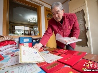 山西七旬老人耗时八年手抄四大名著