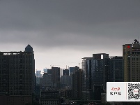 今晨，武汉“乌云压城”如科幻大片