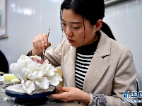 盛开在瓷器上的“牡丹”