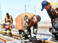 大秦铁路迎来春季“体检” 
