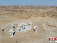 航拍甘肃敦煌雅丹地貌 “西海舰队” 景观如万舰出海