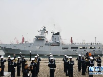 来华参加多国海军活动的外国军舰抵达青岛