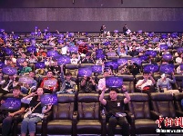 电影《复仇者联盟4：终局之战》公映 民众熬夜看首映