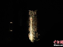 中国成功发射第二代数据中继卫星系统首星