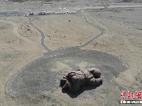 航拍甘肃敦煌雅丹地貌 “西海舰队” 景观如万舰出海