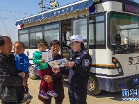 河北永清：移动警务车进乡村