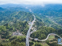 贵州三荔高速全线建成通车
