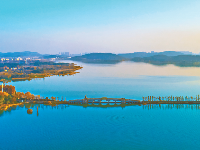 水质提升筑梦“最美城中湖”
东湖引领生态治水“示范样本”
