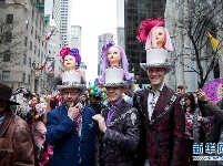 纽约：缤纷花帽庆祝复活节