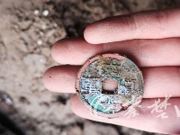 十堰闹市区挖出数千枚北宋时期古钱币