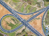 贵州三荔高速全线建成通车