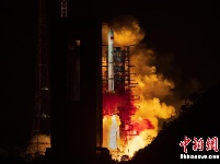 中国成功发射第二代数据中继卫星系统首星