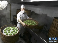 青团为什么这么“红”？——探访上海老字号“网红青团”