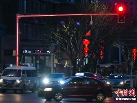 新型信号灯灯带亮相乌鲁木齐街头