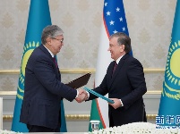 哈萨克斯坦总统访问乌兹别克斯坦 双方表示将加强两国战略伙伴关系