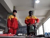 蓝翔技校里的非洲小伙
