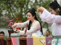 潜江：穿汉服“祭花神”