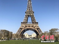 法国迎来埃菲尔铁塔落成130周年