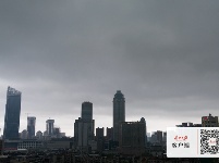 今晨，武汉“乌云压城”如科幻大片