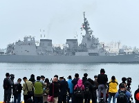 来华参加多国海军活动的外国舰艇抵达青岛