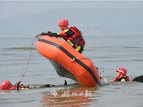 看湖北抗洪抢险综合实战演练