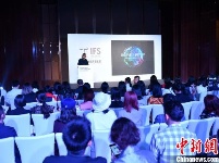 姚晨、张靓颖等亮相第三届全球风格论坛 分享“东方风格”见解