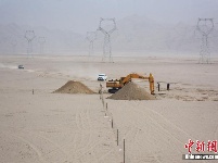 “大漠新丝路”格库铁路 看新疆如何直通青藏高原