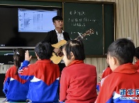 一位青年任教新疆的青春梦