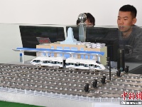 兰州一高校将铁路“车站、轨道”搬入课堂