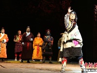 西藏话剧《共同家园》走进校园 演绎血浓于水的民族手足情深