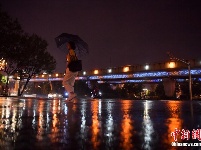 昆明持续晴热后迎来降雨
