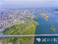 襄阳月亮湾公园：湿地如画城中绘