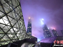 雨后广州夜景绮丽多彩