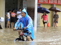 暴雨袭击广东珠海 部分地区水浸严重