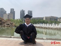 残疾小伙学医6年求职碰壁 曾被骗当乞丐7年