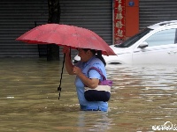 暴雨袭击广东珠海 部分地区水浸严重
