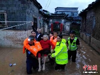 福建多地现强降雨 转移危险区域民众五千余人次