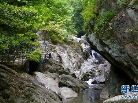 黄冈龙潭河谷：幽深险秀 怪石嶙峋