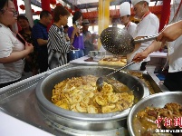 亚洲美食节迎客