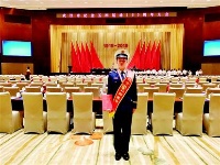 “抱火哥”荣获武汉市五四青年奖章