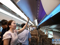 我国时速600公里高速磁浮试验样车下线