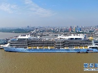 “海洋光谱号”邮轮抵达上海