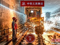 广州地铁二十一号线轨道贯通