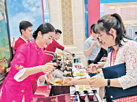 庆祝新中国成立70周年湖北专场新闻发布会频现“武汉元素”