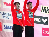2019游泳世锦赛中国首金诞生 练俊杰/司雅杰混双10米台夺冠