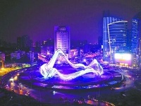 1.8万盏灯点亮夜空，武汉光谷广场“星河”璀璨